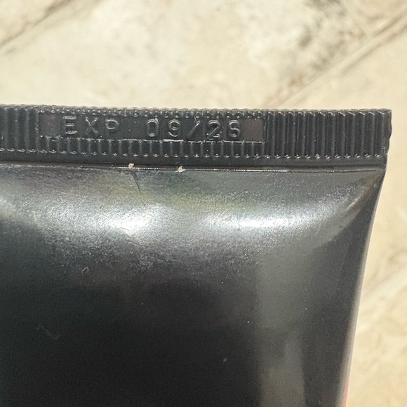 Revision Intellishade Original Tinted Moisturizer SPF 45 9/26 - Picture 2 of 2